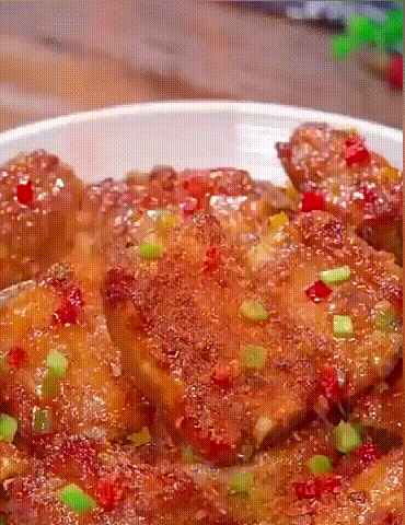 1701863832371847.gif 2.gif